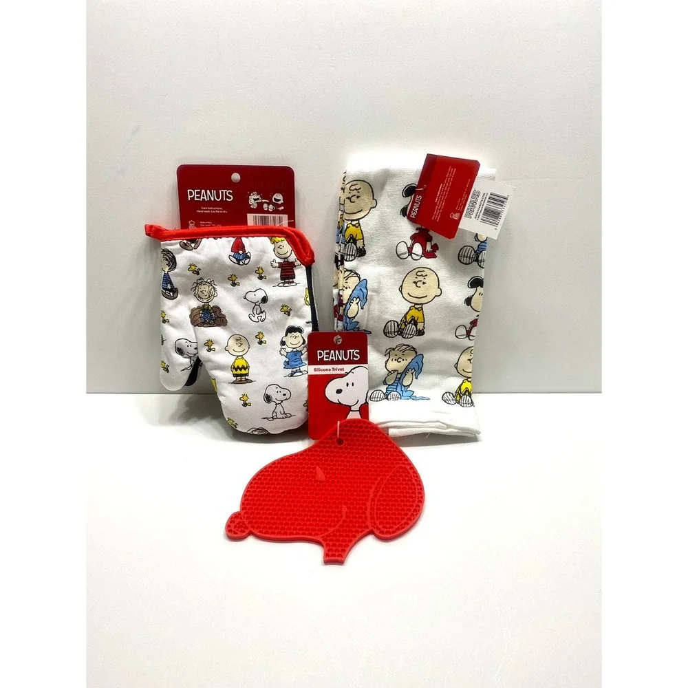Peanuts Snoopy 5pc Kitchen Set Towels Mini Oven Mitts Silicone Trivet NWT